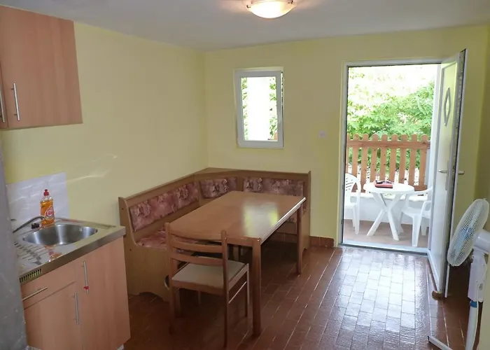 アパート Emily ニン